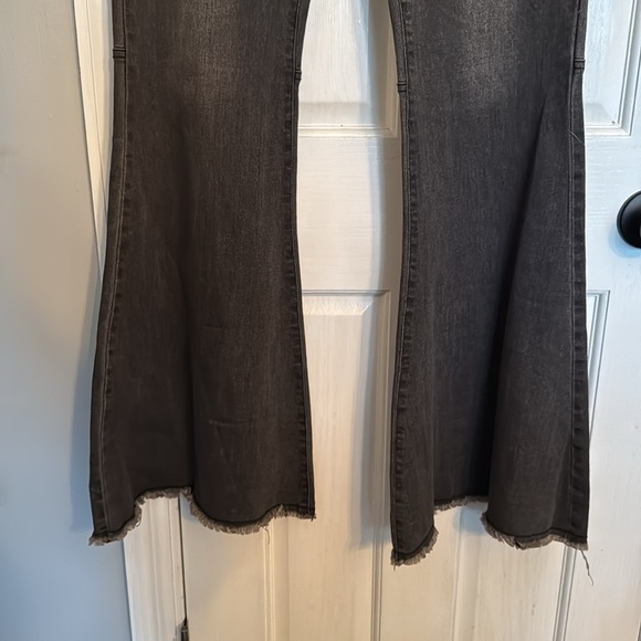 Chloe & Violet black light washed flare jeans NWT 30 - Picture 3 of 12